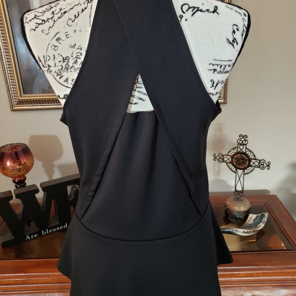 *NEW* The Limited tank top - Picture 3 of 4